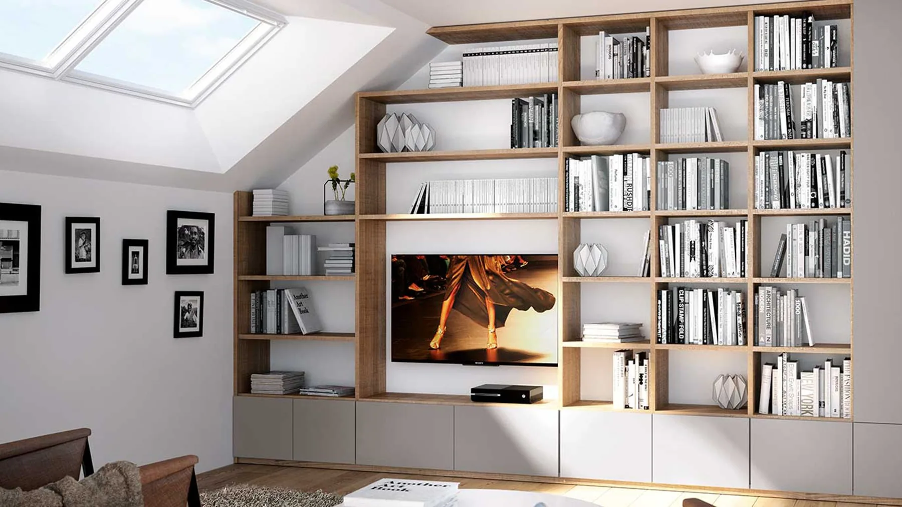 Bibliothèque en chêne avec placard intégré et un emplacement meuble TV réalisée par Côté Rangement